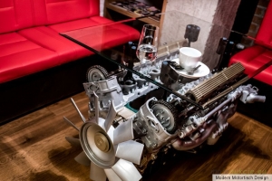 Stolik z silnika BMW Mercedes Jaguar V8 V12
