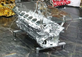 Stolik z bloku silnika Ferrari F140C V12 Unikat