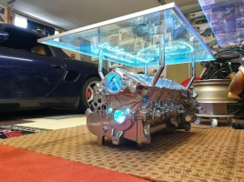 Stolik z bloku silnika Lamborghini Aventador V12