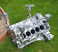 Stolik z bloku silnika VW Phaeton V10 - V8, V12